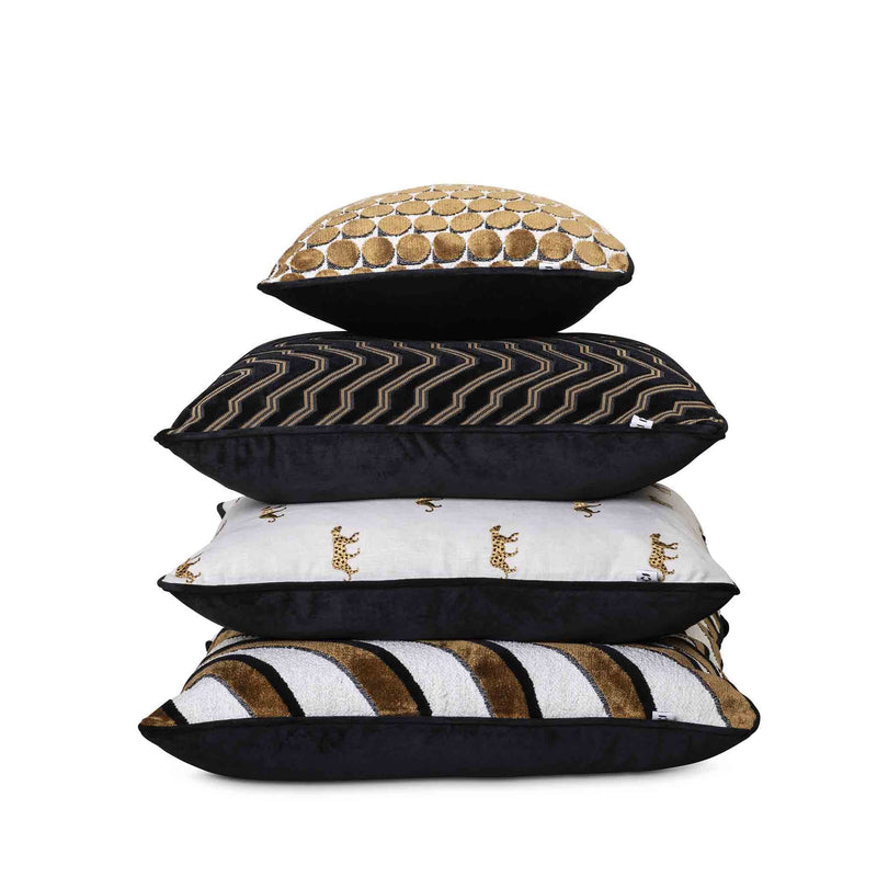 Duma_Scatter_Cushion_Set_closeup